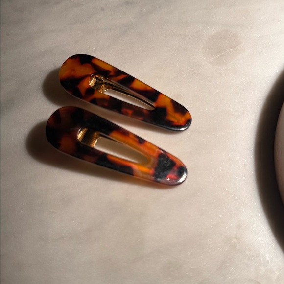 Hair Clips - Picture 2 of 4